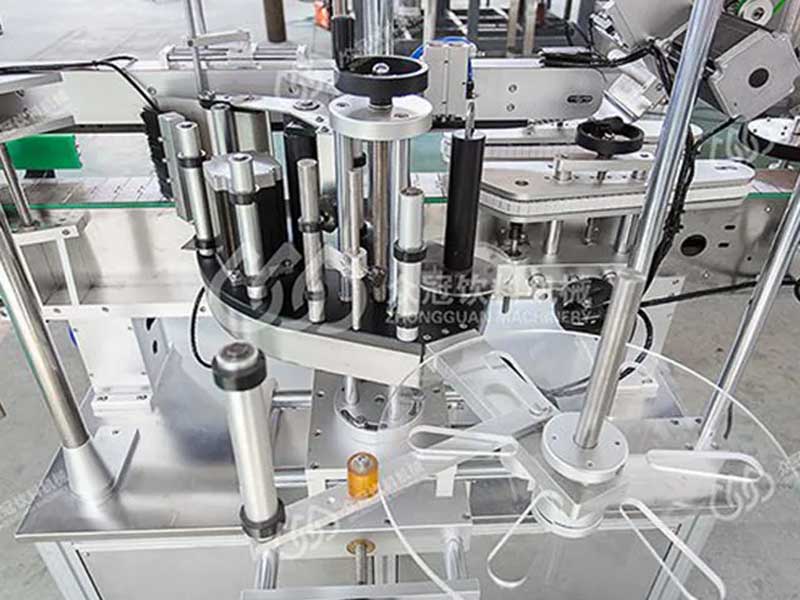 Automatic Linear type Self-Adhesive Labeling Machine