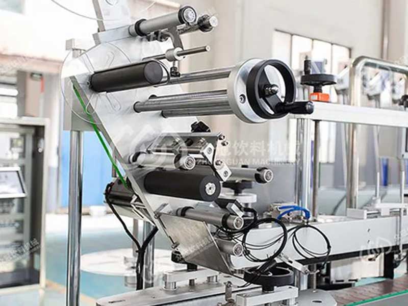 Automatic Linear type Self-Adhesive Labeling Machine