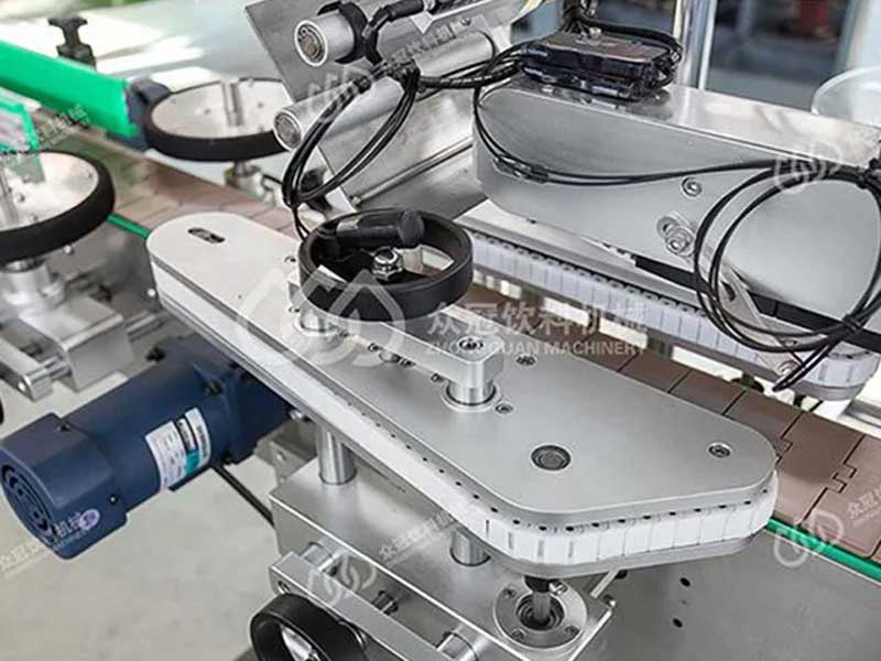 Automatic Linear type Self-Adhesive Labeling Machine