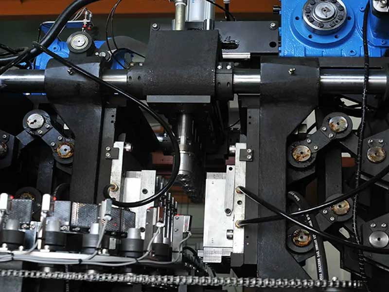Competitive Price Full Automatic Bottle Blow Molding Machine Blowing PET with New Technology