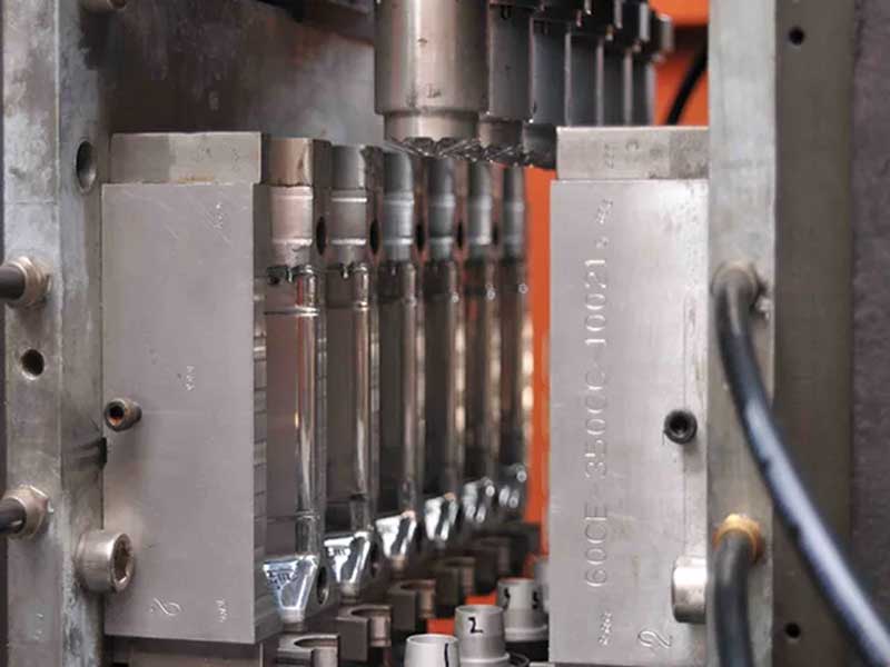 Competitive Price Full Automatic Bottle Blow Molding Machine Blowing PET with New Technology